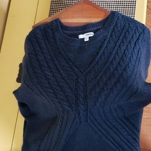 Crew Neck, Cable knit Sweater.